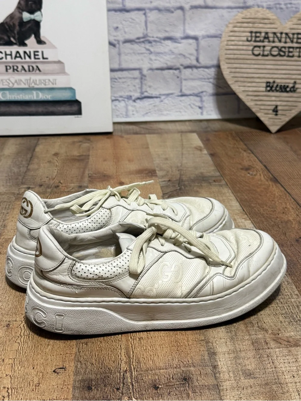 Gucci Chunky B Size 10.5 Off White Leather Jumbo GG Low Top Sneakers